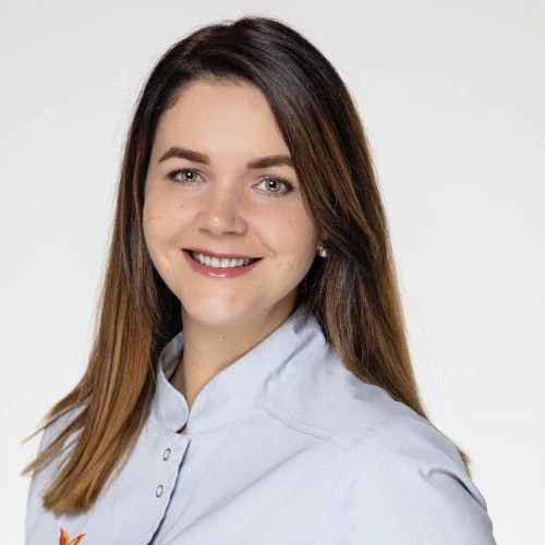 Laura Rupšė - Burnos higienistė Laura Rupšė - Burnos higienistė